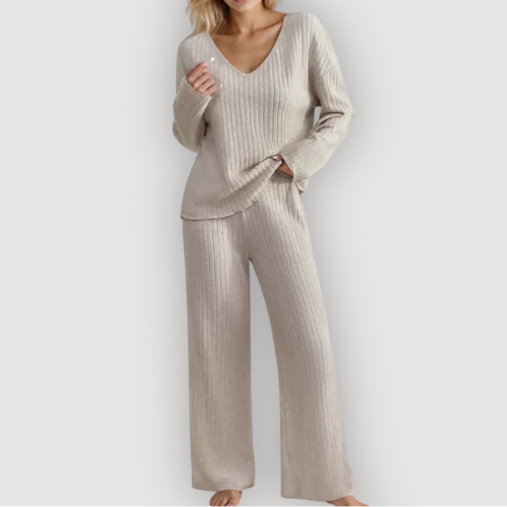 BRONTE – Cozy Knit Ensemble