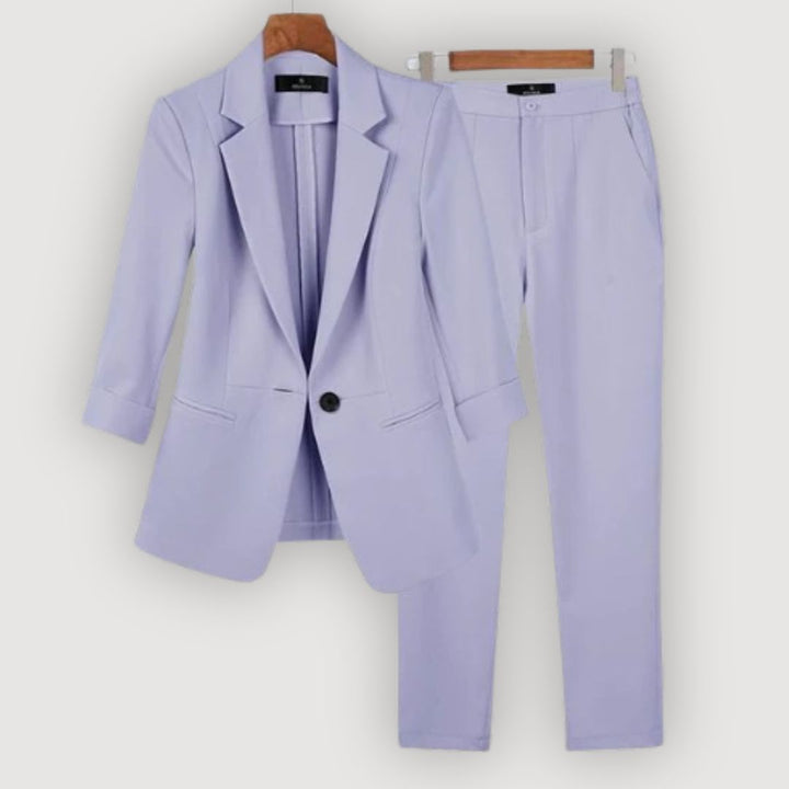 CLARA – Custom-Fit Suit Ensemble