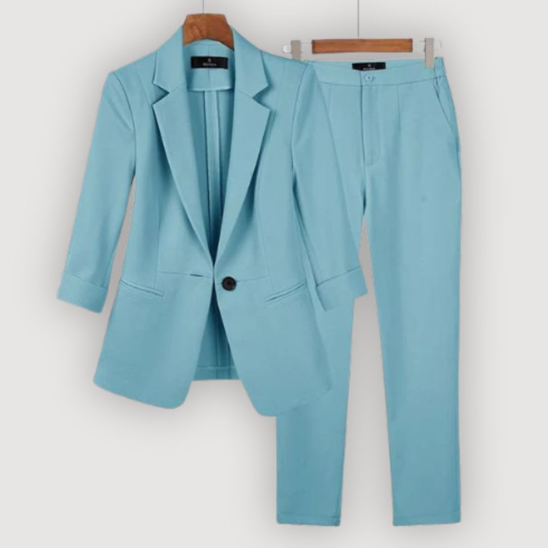 CLARA – Custom-Fit Suit Ensemble