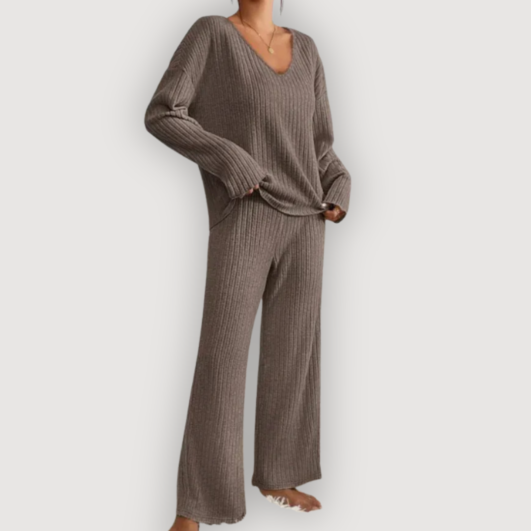 BRONTE – Cozy Knit Ensemble
