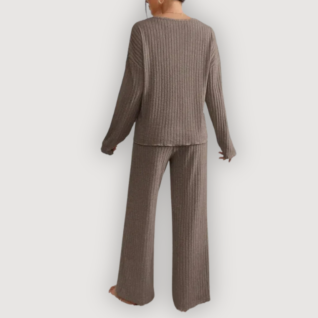 BRONTE – Cozy Knit Ensemble